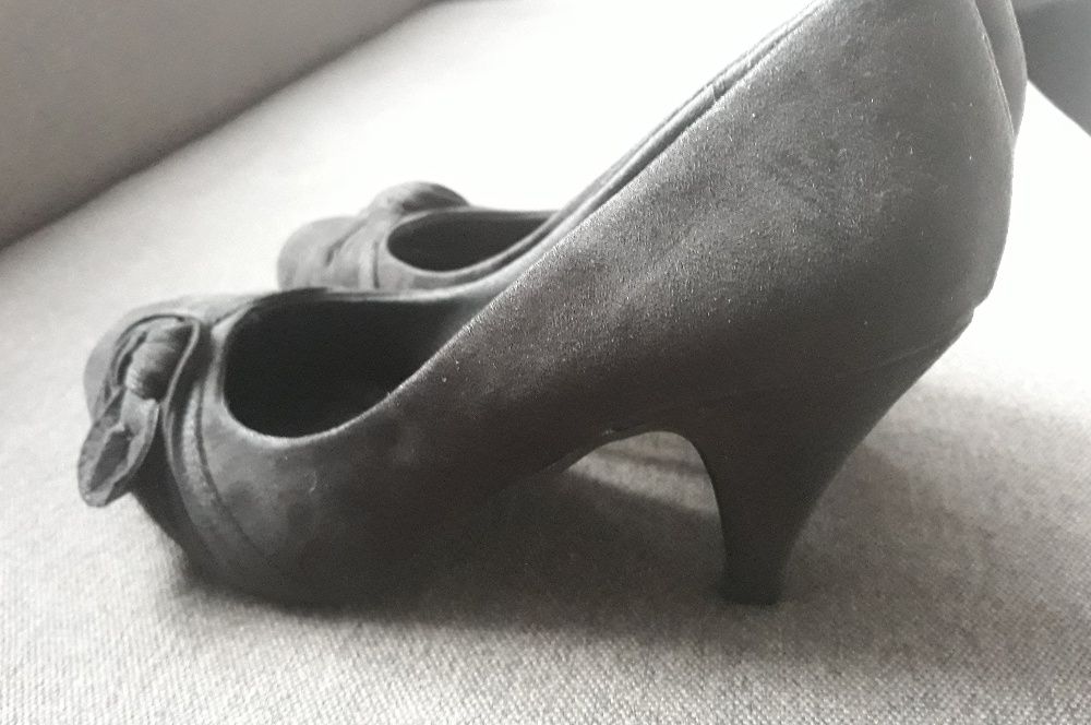 Buty na obcasie CLARA BARSON