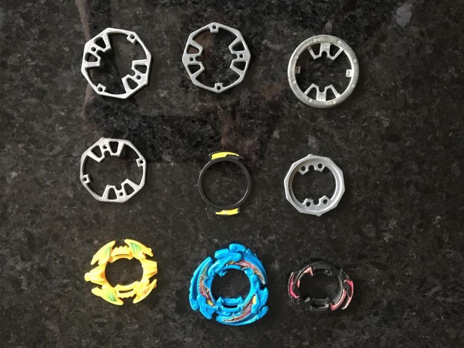 Beyblades vários
