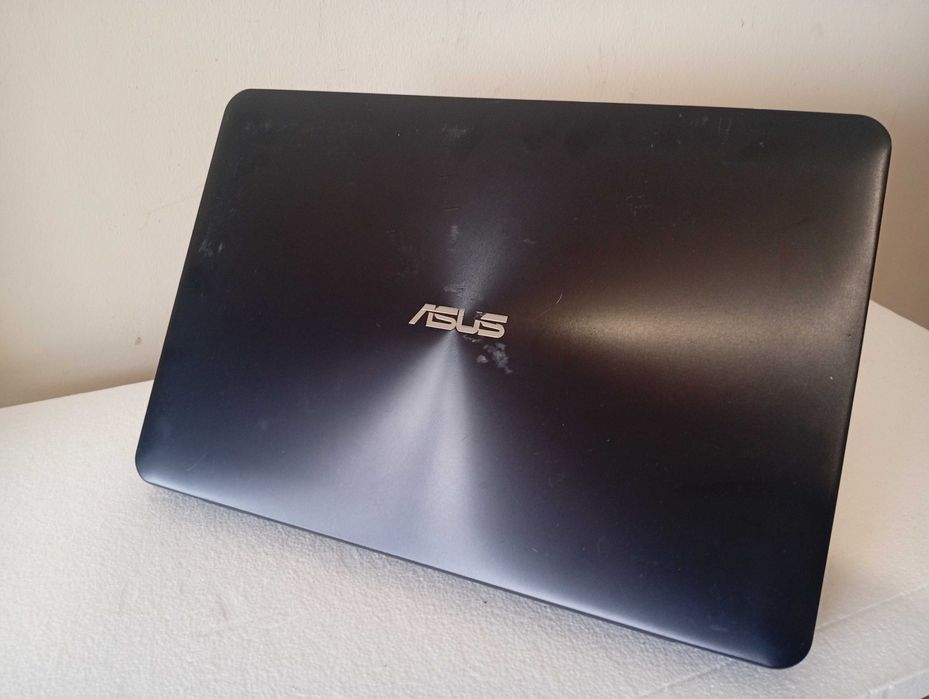 Asus X555L i5 5500U + INTEL HD 5500 + 8GB RAM + SSD