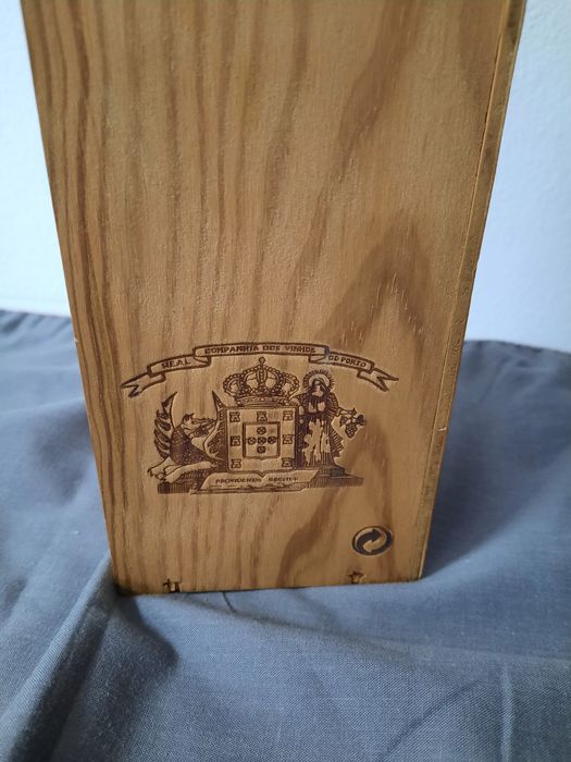 Caixa de madeira para garrafa