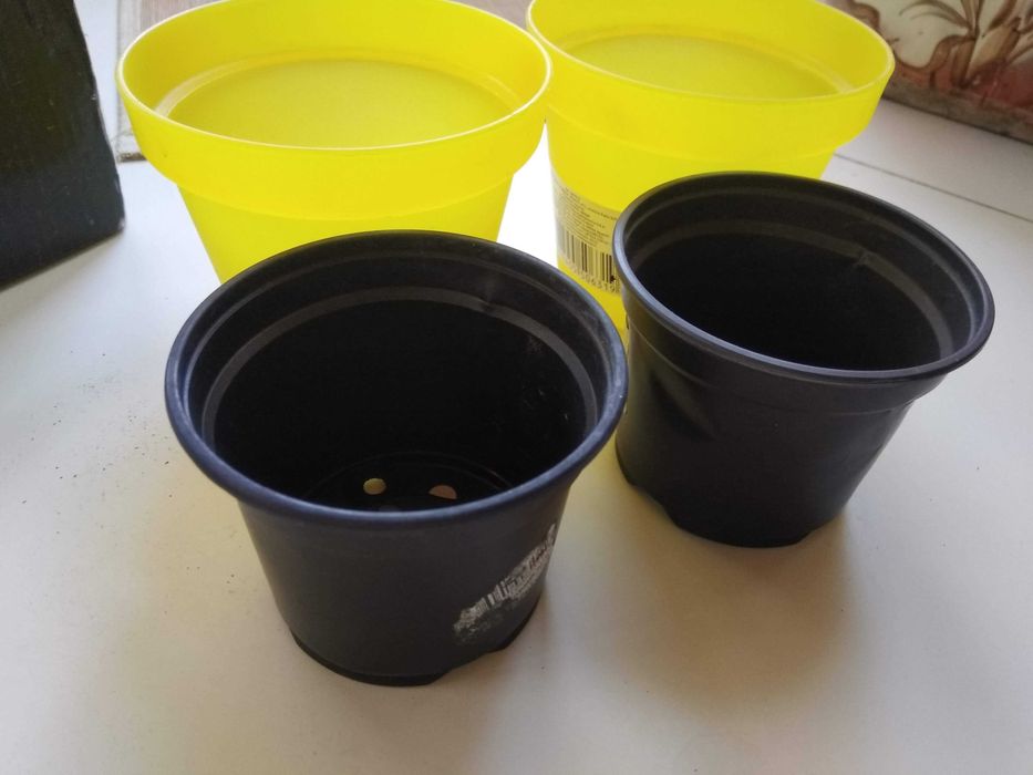 горшок для цветов с желтым кашпо поддоном комплект
