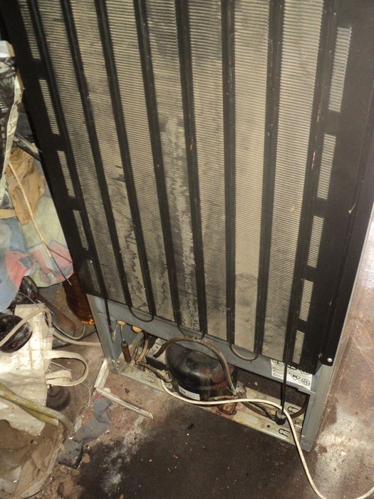 продам двохкамерний холодильник