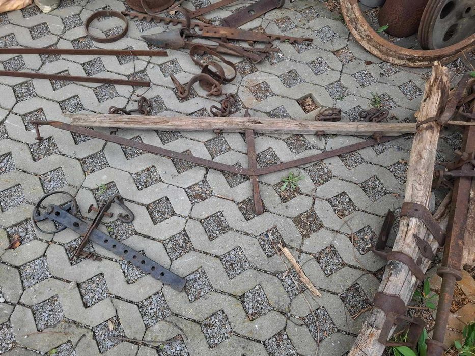 Stare części od zaprzęgu konnego