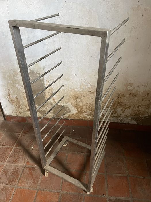 Equipamentos Padaria - Carrinho / Carro para Tabuleiros