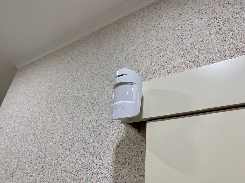 AJAX MotionProtect Plus датчик движения с иммунитетом к отопителям