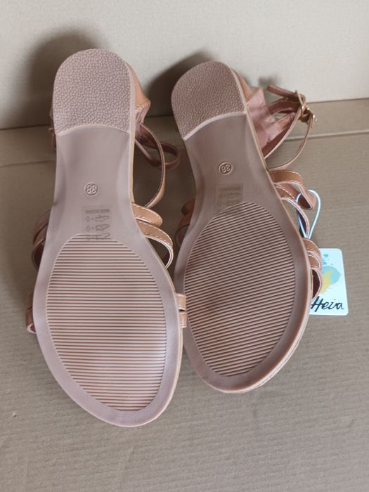 Sandálias para mulher ou adolescente