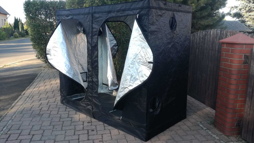 NAMIOT UPRAWOWY do uprawy roślin Dark Room DR240W