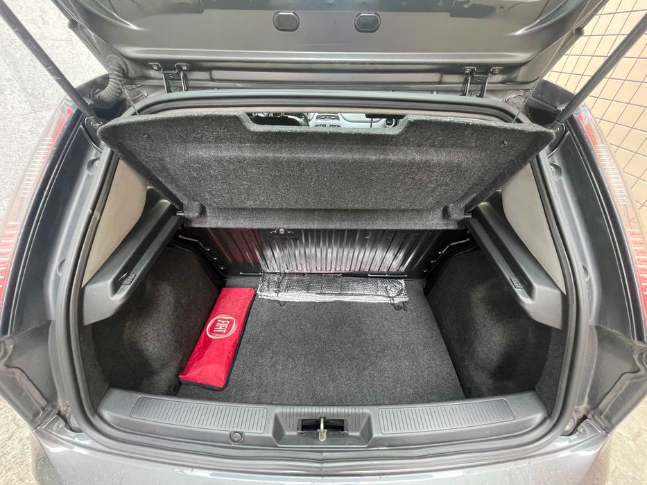 Fiat Punto Evo 2011 usado e bem estimado