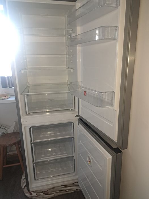 Sprzedam lodówkę INDESIT