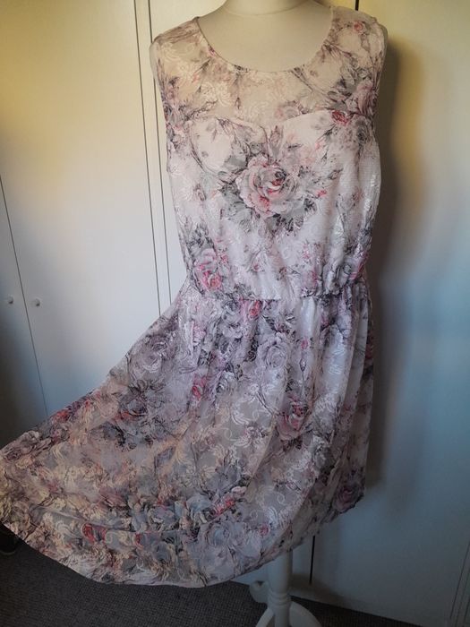 Nowa sukienka kwiaty 44/46