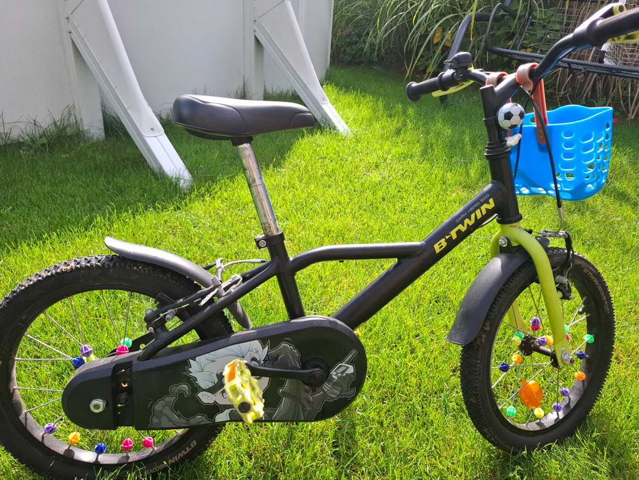 Rower dziecięcy Btwin 16" Dark Hero 500