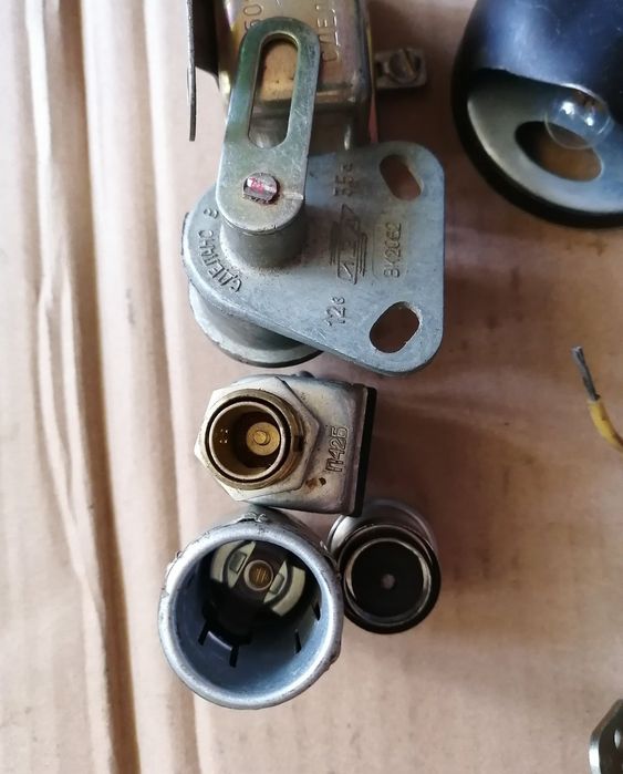 Датчики газ 21 .