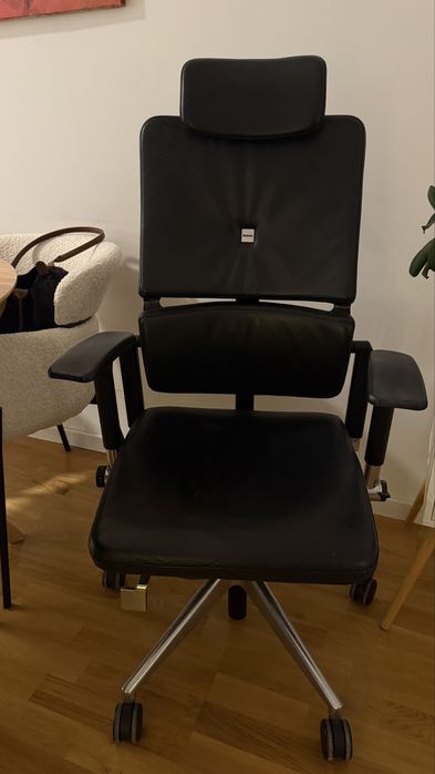 Fotel biurowy gamingowy skorzany steelcase