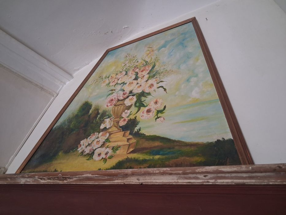 Mesa  e   quadro
