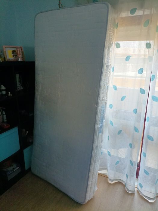 Colchão de solteiro em ótimo estado