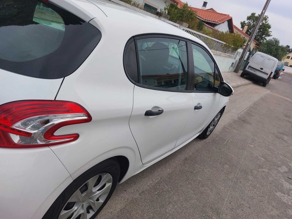 Peugeot 208 1.4hdi