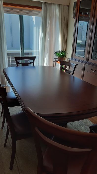 Mesa extensível em cerejeira + 6 cadeiras