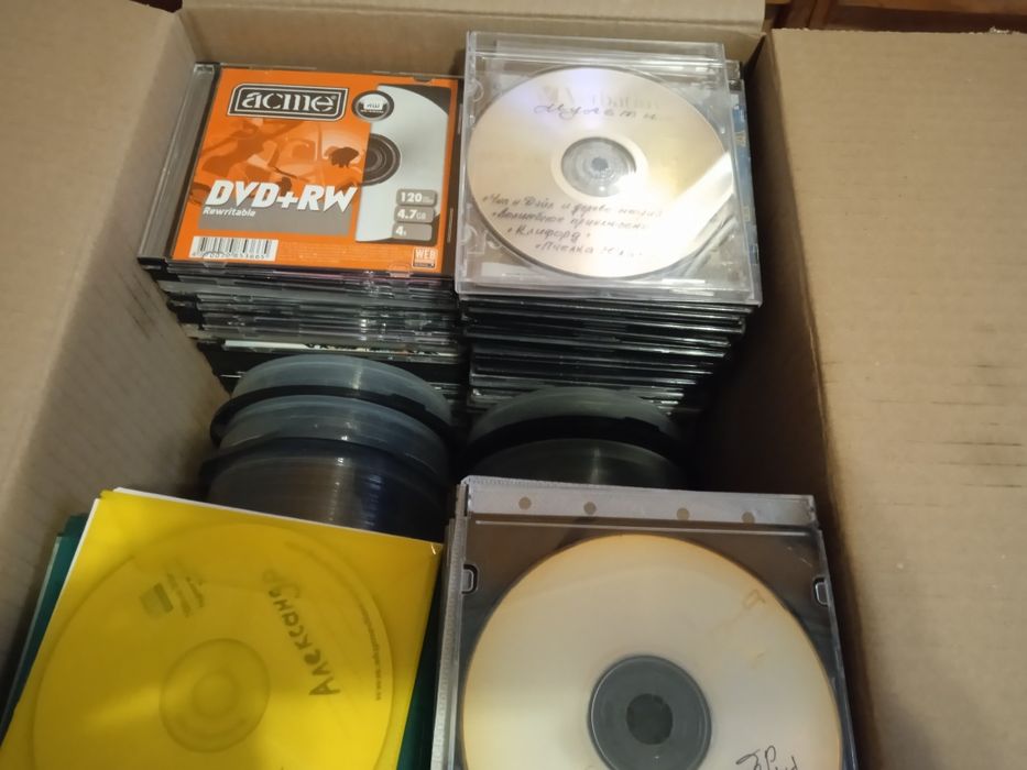 Диски CD DVD для детей и взрослых. Боксы для дисков