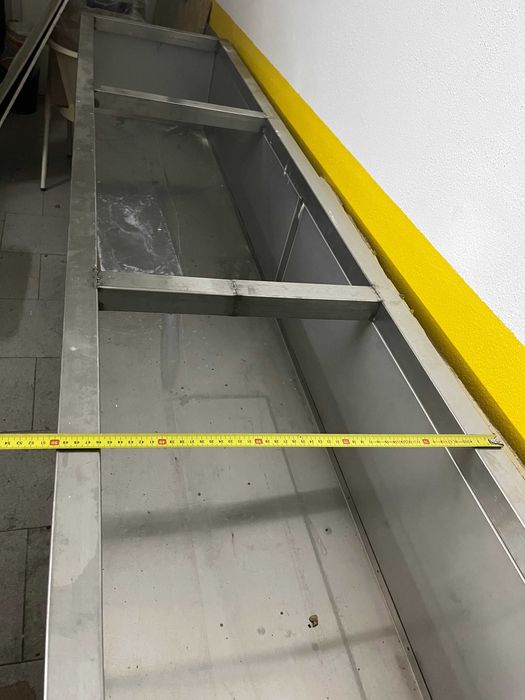 Bancada com 3 prateleiras