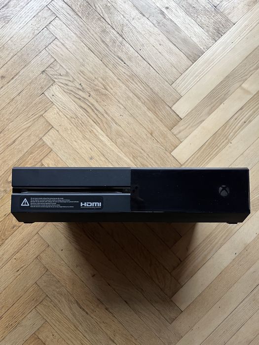 Xbox One із джойсиком