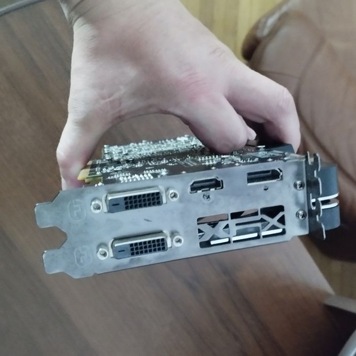 Відеокарта R9 290 4Gig читати опис