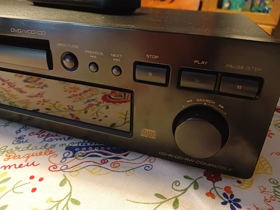 Leitor de DVDs TEAC