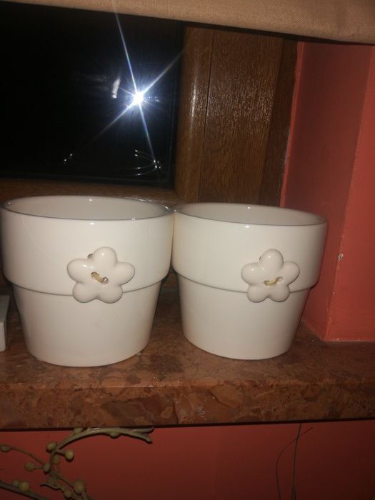Dwie śliczne doniczki ozdobne fajerka