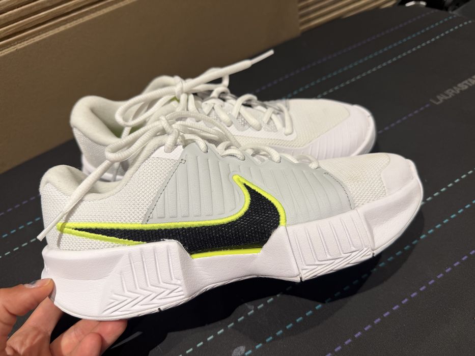 Кросівки для тенісу жіночі Nike W Zoom Gp Challenge Pro Hc IB6560-100 38 (7 US) білі