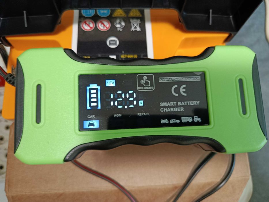 Зарядное устройство для авто аккумулятора 600 гривен зеленое