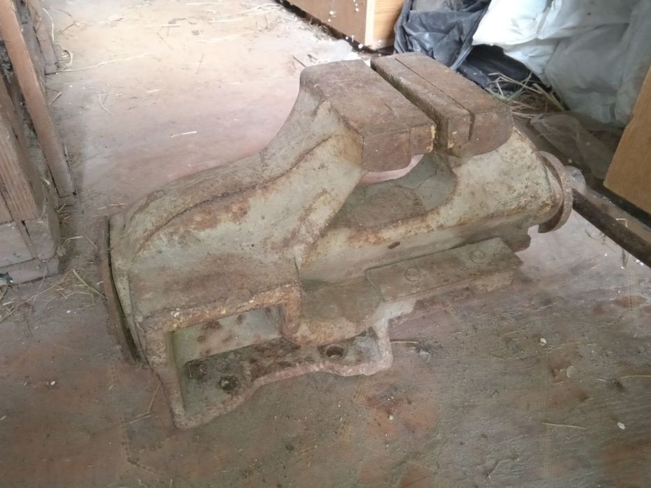 Тіскі, лещата слюсарні ссср