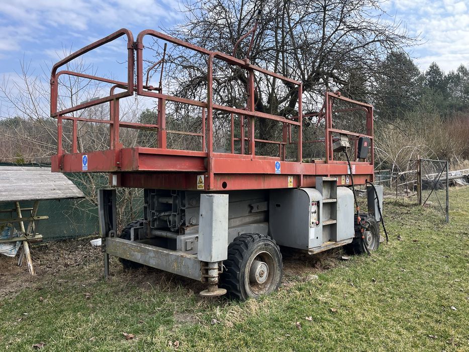 Zwyżka nożycowa  podnośnik platforma Haulotte 15sx Hatz