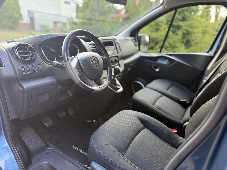 Opel Vivaro Long 9 osobowy bez wkladu