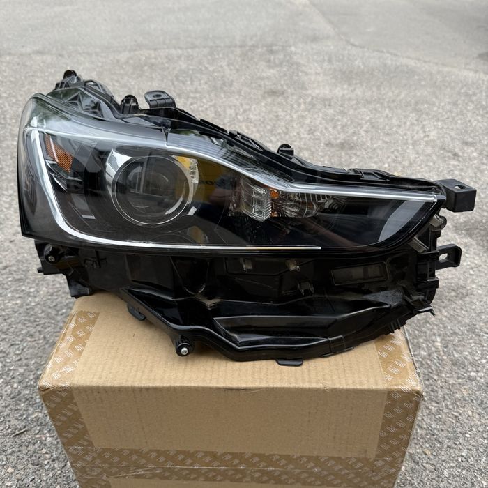 Фара права Lexus IS 8114553810