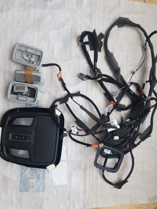 Kia Sorento 3  2017  Проводка потолка Плафоны