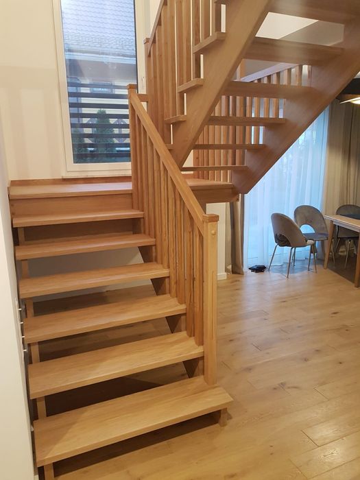 Schody ażurowe dębowe z balustradą Producent Wycena Gratis !
