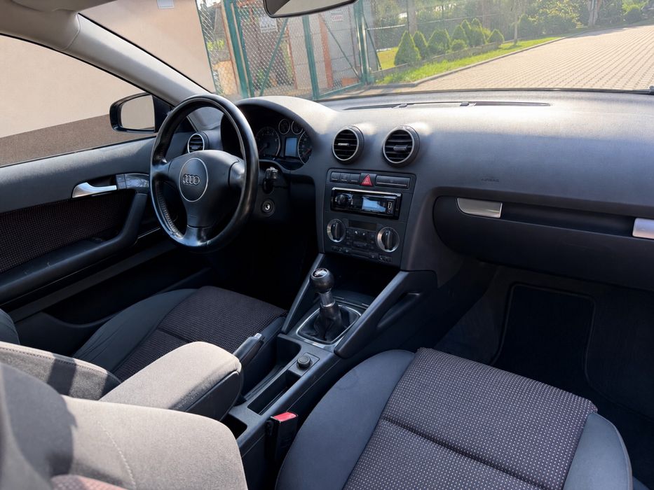 Audi A3 8P 1.6 mpi  *klima* *grzane fotele*