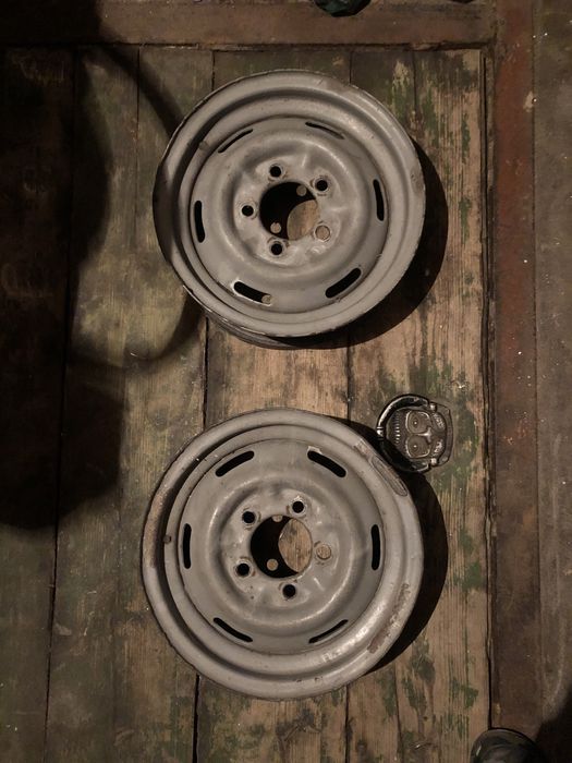 диски на москвич, есть 2шт