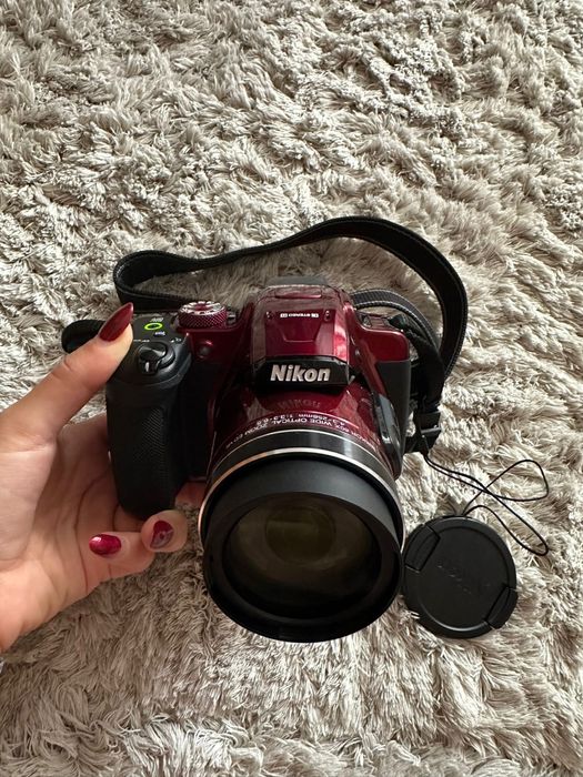 Nikon Coolpix B700
