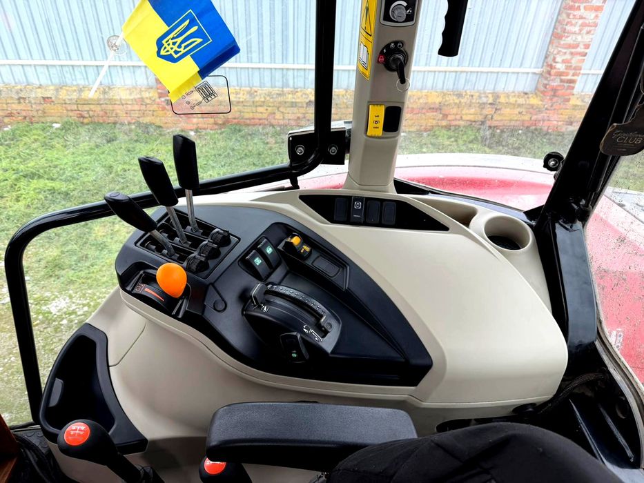 Трактор Massey Ferguson 6713