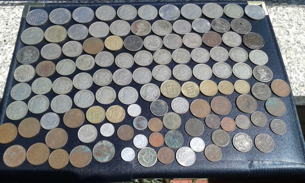 Colecionadores,tenho moedas Portuguesas e Espanholas para venda.