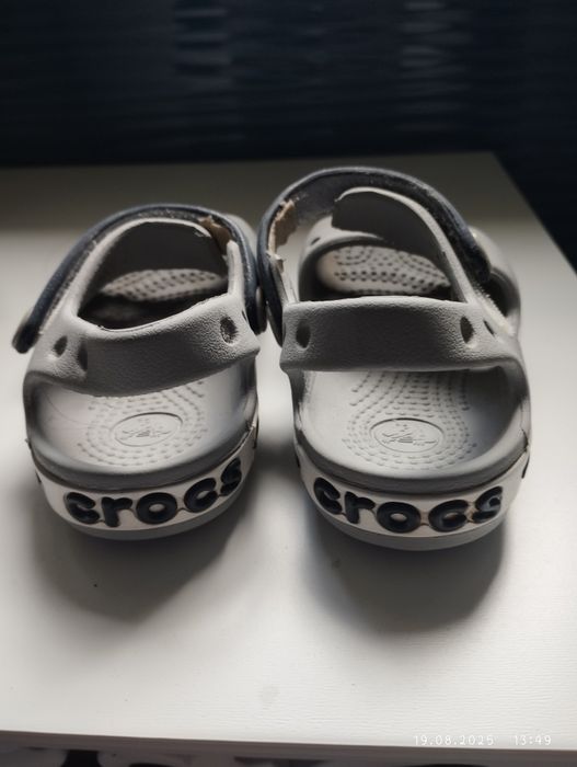 Sandały Crocs rozmiar C6 (PL 22)