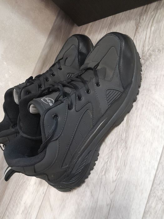 Кросівки Bona чорні шкіряні демісезонні розмір 44