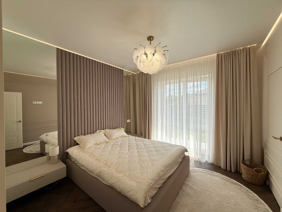 Продам неймовірно красивий будинок біля лісу!!