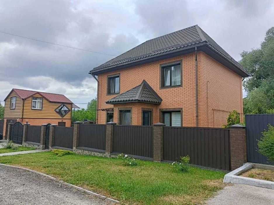 Двоповерховий сучасний будинок. р-н  Яр