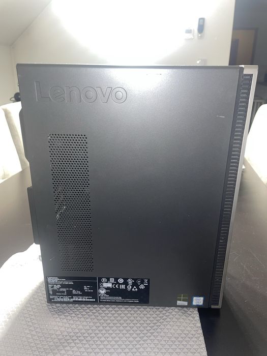 Sprzedam komputer stacjonarny marki Lenovo Ideacentre.