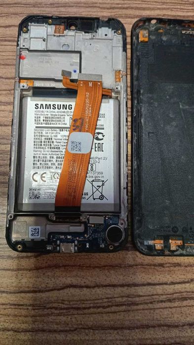 На разборку Samsung A01 SM-015