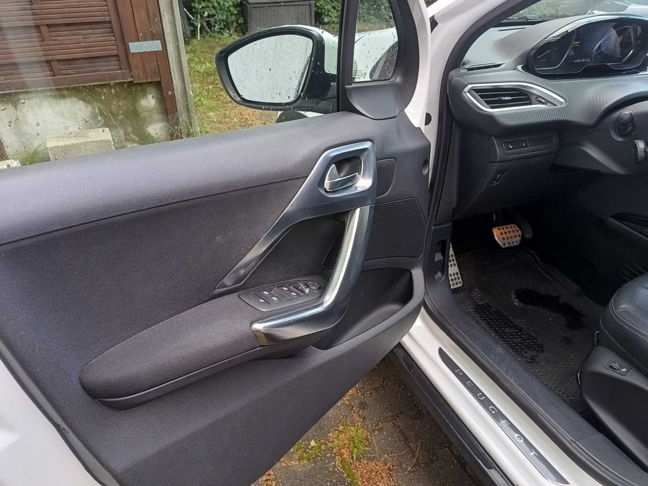 Peugeot 2008 1,2 bogata wersja