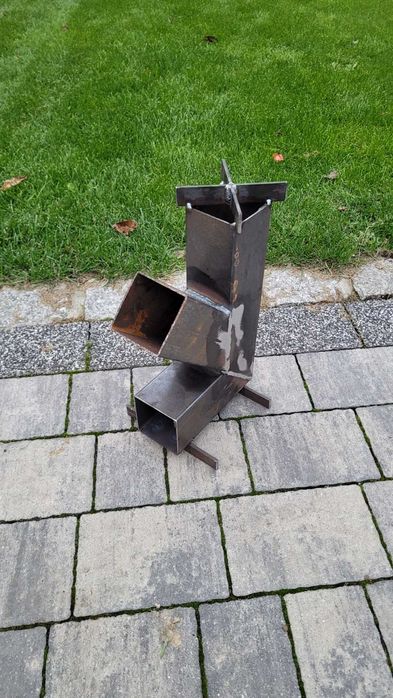 Mały piecyk rakietowy