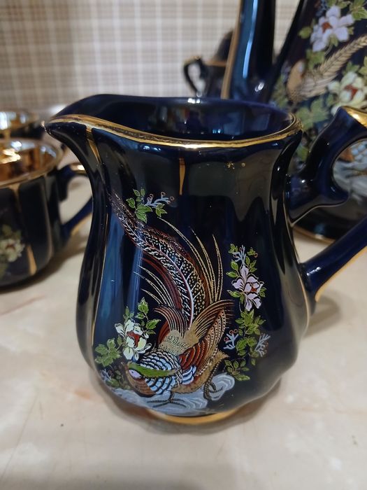 Продам керамический чайный сервиз.