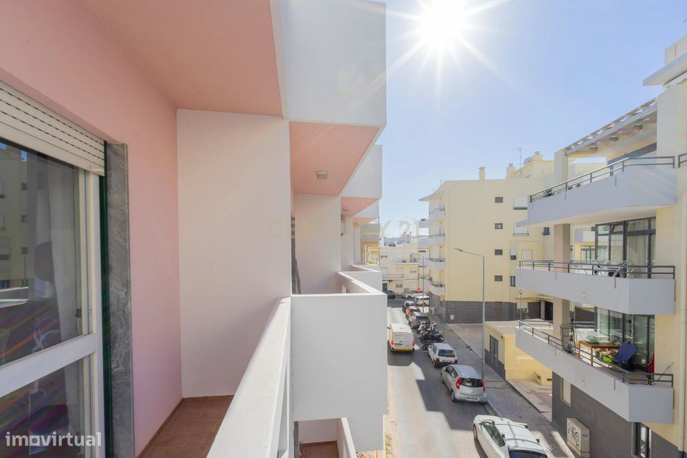 Apartamento T2 no Centro de Olhão, perto da Av. Dr. Bernardino da Silv